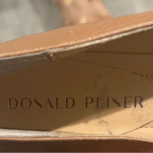 Donald Pliner neutral walking Beige Striped Loafers size 9 - Picture 2 of 9